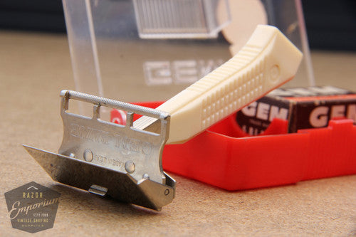Gem 1940's G-Bar Single Edge Razor with Cream Handle in Original Box