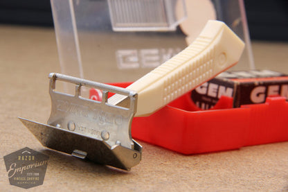 Gem 1940's G-Bar Single Edge Razor with Cream Handle in Original Box