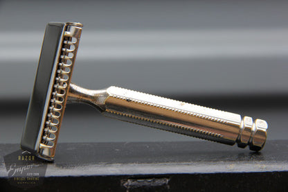Ever Ready 1912 Style Single Edge Safety Razor in black leather box