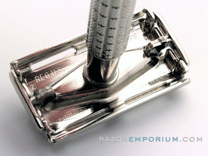 1954 Z3 Gillette Flare Tip Super Speed DE Safety Razor