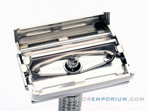 1966 Gillette L1 Flair Tip Super Speed Safety Razor Vacation & Travel Kit