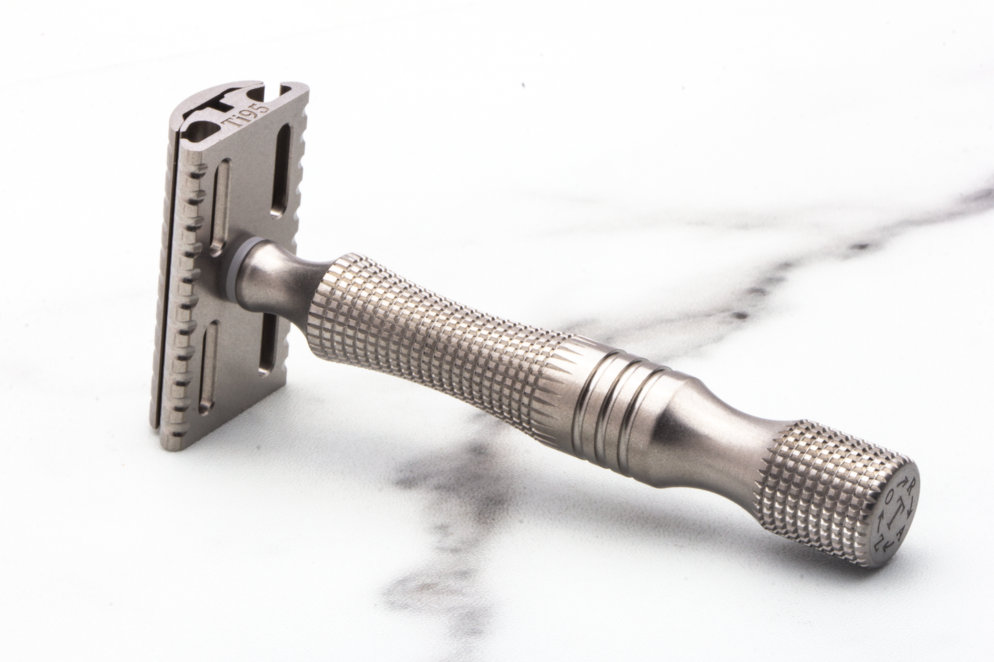 Timeless Razor | Titanium Scalloped .095mm Baseplate With Crown Handle & Stand