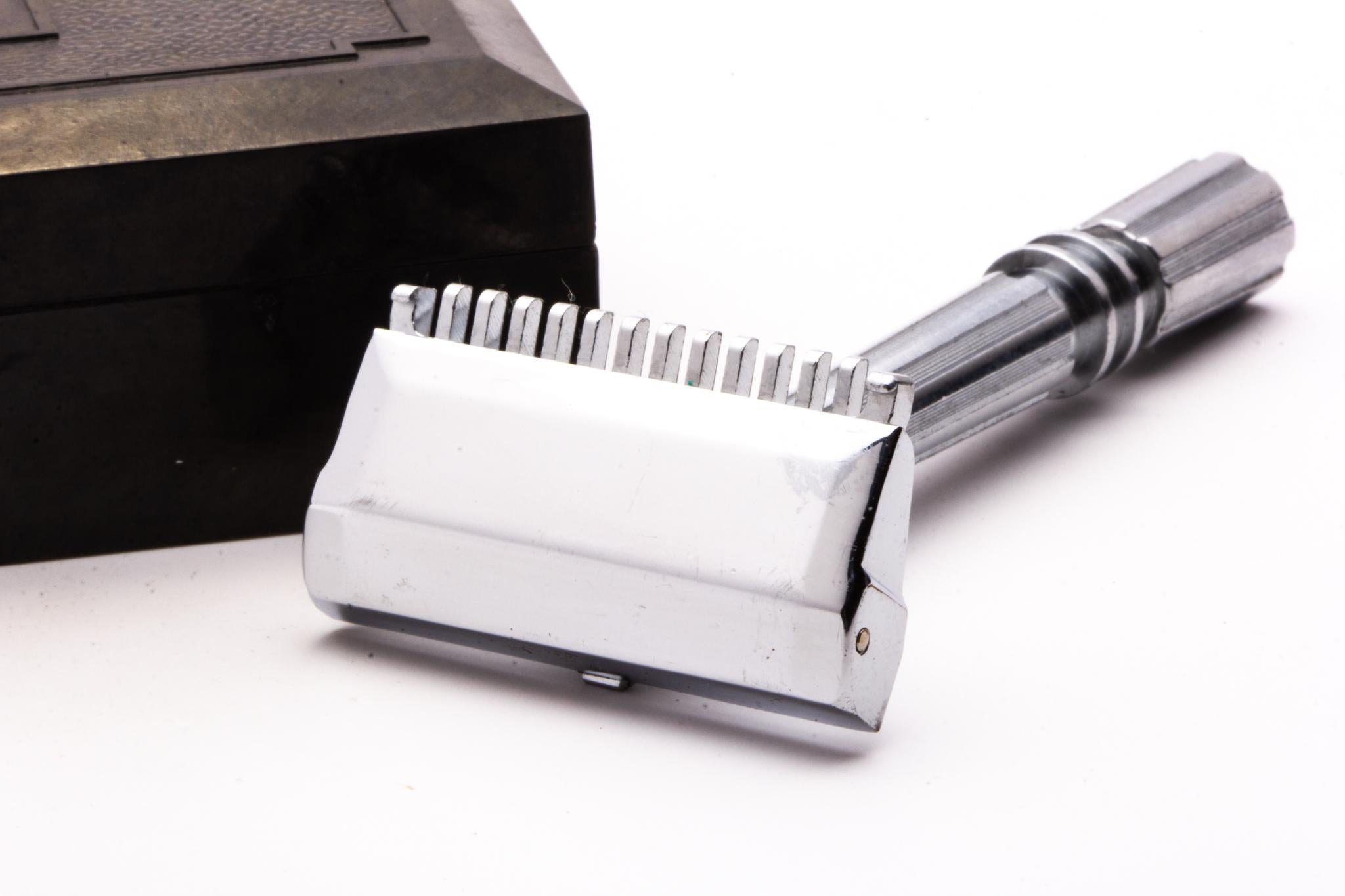 1930s Gem Micromatic Razor Single Edge in Bakelite Case | Original Con ...