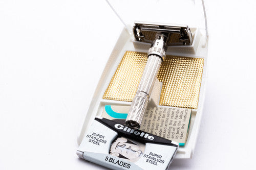 1962 Gillette Slim Adjustable Double Edge Safety Razor w Case H1