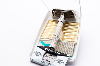1962 Gillette Slim Adjustable Double Edge Safety Razor w Case H1
