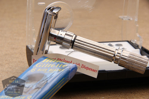 Gillette 1958 RED DOT Fatboy / $1.95 Adjustable DE Safety Razor in Case - Mint