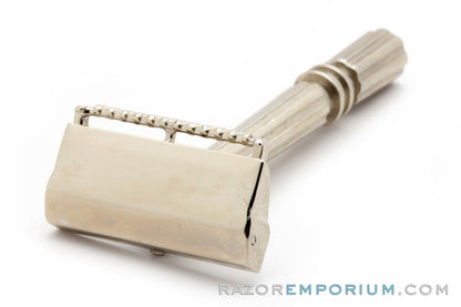 1930s Gem Micromatic Razor Single Edge in Bakelite Case