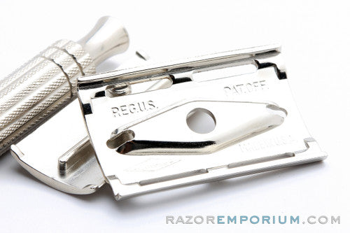 1947-51 Gillette 4 Piece Double Edge Travel Safety Razor