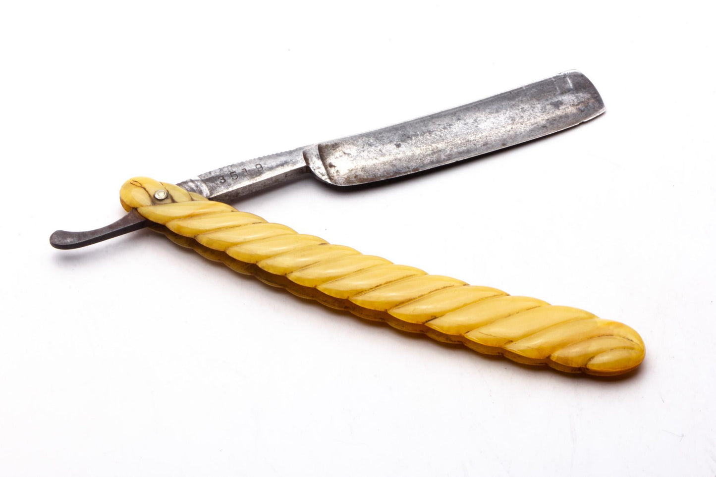 5/8" 3519 Robeson Cutlery Co. Classics on Clearance Straight Razor