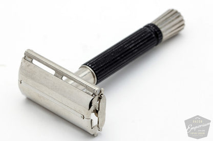 1976 Gillette W4 Black Handle Super Speed Safety Razor Set