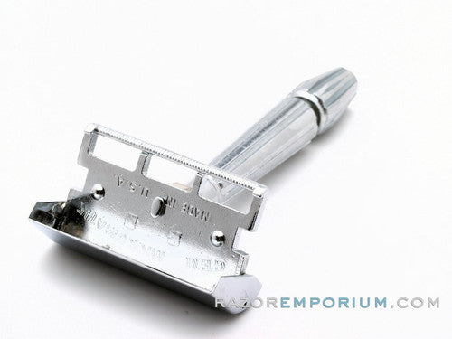 1950's Gem Micromatic "Bullet Tip" Single Edge Safety Razor w/ Box & Injector