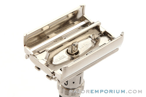 1970 Gillette Super Adjustable 109 Safety Razor P3
