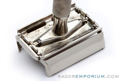 1952 Gillette Black Tip Super Speed Safety Razor X2