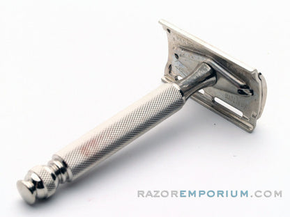 1963 I1 Gillette Ball End Tech DE Razor in Original Red Box w/ Blades