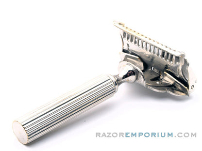 1940's Gem 1912 Style Single Edge Safety Razor w/ Metal Case & Blade Bank
