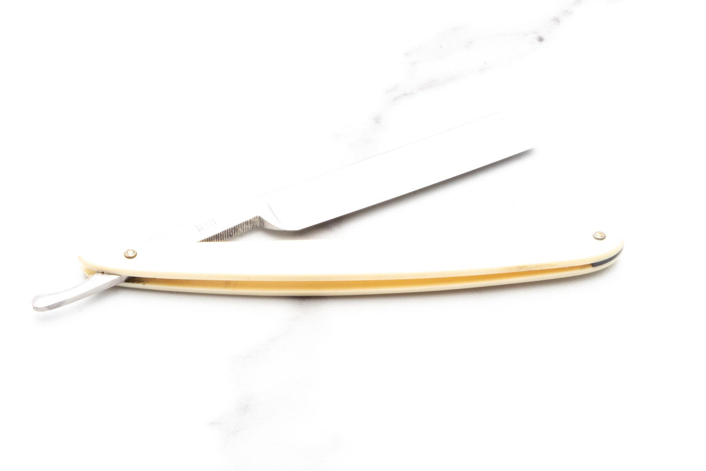5/8" C.V Heljestrand No8 Classics on Clearance Straight Razor