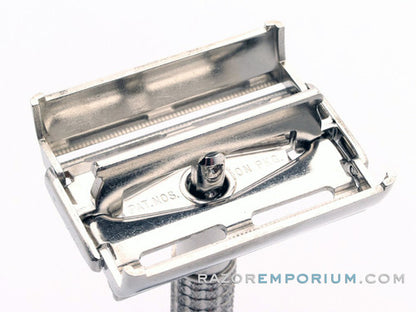 1959 E1 Flare Tip Super Speed DE Safety Razor Set Nickel w/ White Case & Blade Bank