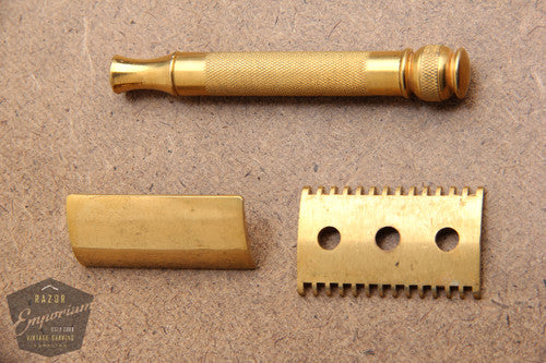 Gillette 1920's  Old Type Pocket Edition  - Basket Weave w/ blue blades