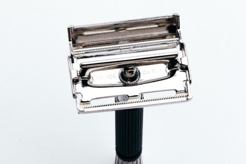 1971 Gillette R1 Black Handle Flare Tip Super Speed Safety Razor Set