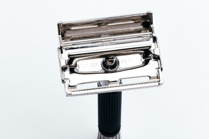 1971 Gillette R1 Black Handle Flare Tip Super Speed Safety Razor Set