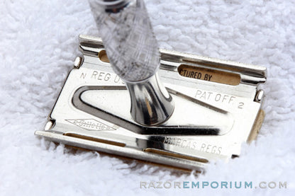 1968 Gillette Ball End Tech Travel Spiral Handle Razor Marcus Regs N2
