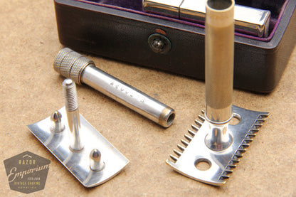 Gillette 1908 Single Ring Old Type Script Logo Set in Leather Case w/ Blade Banks