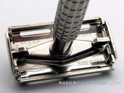 1960 F3 Flair Tip Super Speed DE Safety Razor Set w/ White Case & Blade Bank