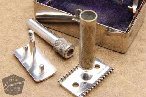 Gillette 1926 Silver NEW Bostonian DE Safety Razor in Original Metal Case