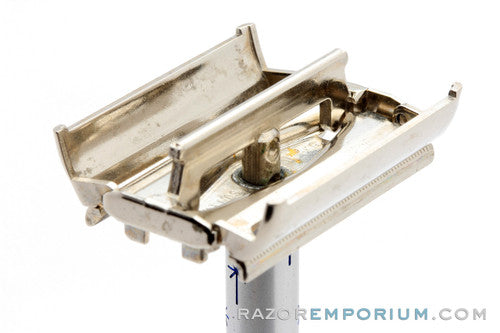 1964 J4 Gillette Lady Blue Star DE Safety Razor