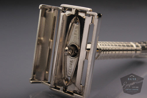 Gillette 1957 C2 Flair Tip Super Speed Safety Razor * Nickel REVAMPED