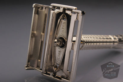 Gillette 1957 C2 Flair Tip Super Speed Safety Razor * Nickel REVAMPED