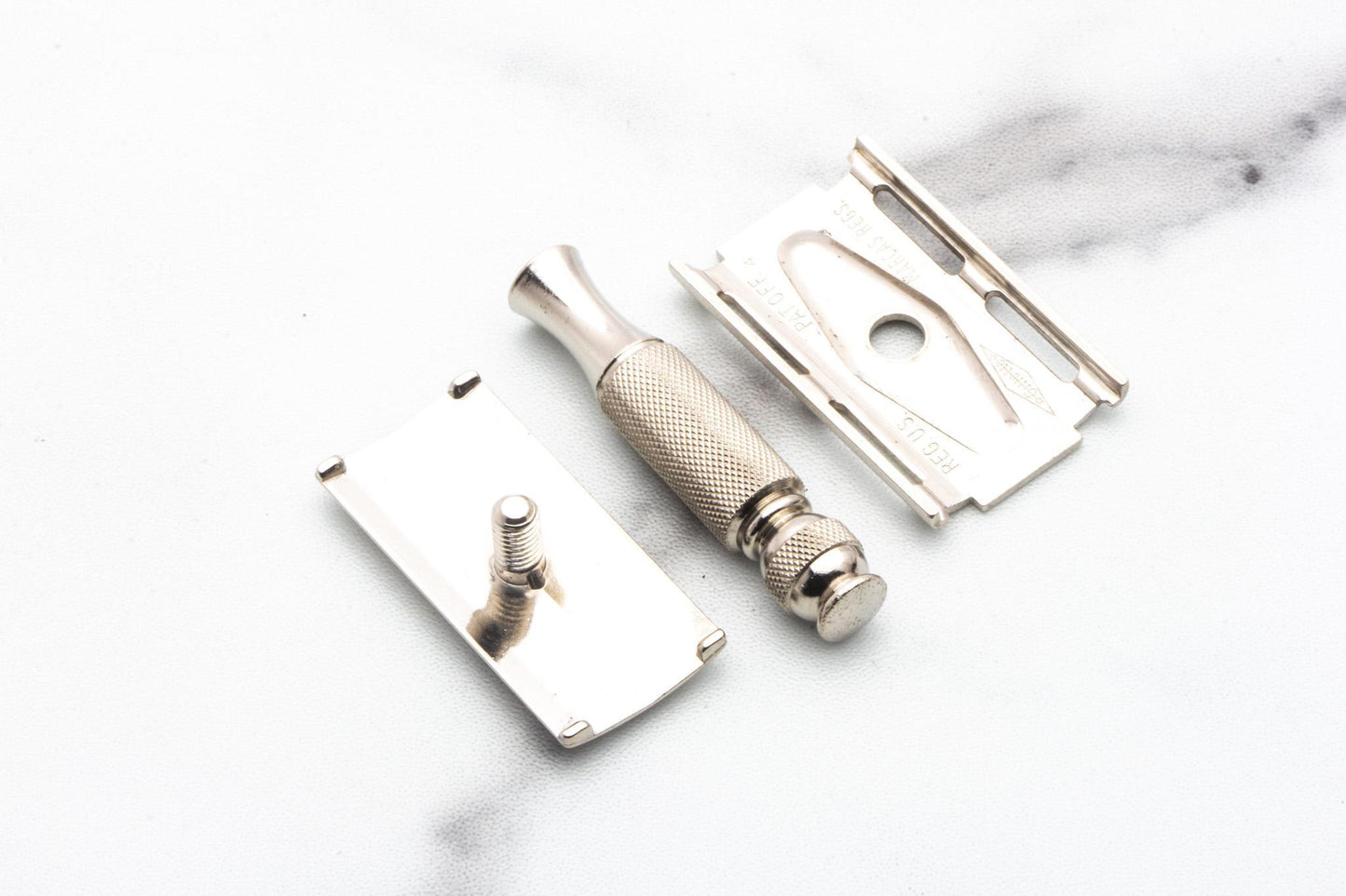 1965 K4 Gillette Razor' n Blades Ball End Travel Double Edge Safety Razor Set | Original Condition
