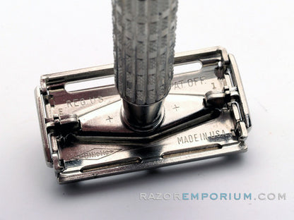 1959 E1 Gillette Heavy Red Tip DE Super Speed Safety Razor w/ Case, Instructions, & Blade Bank