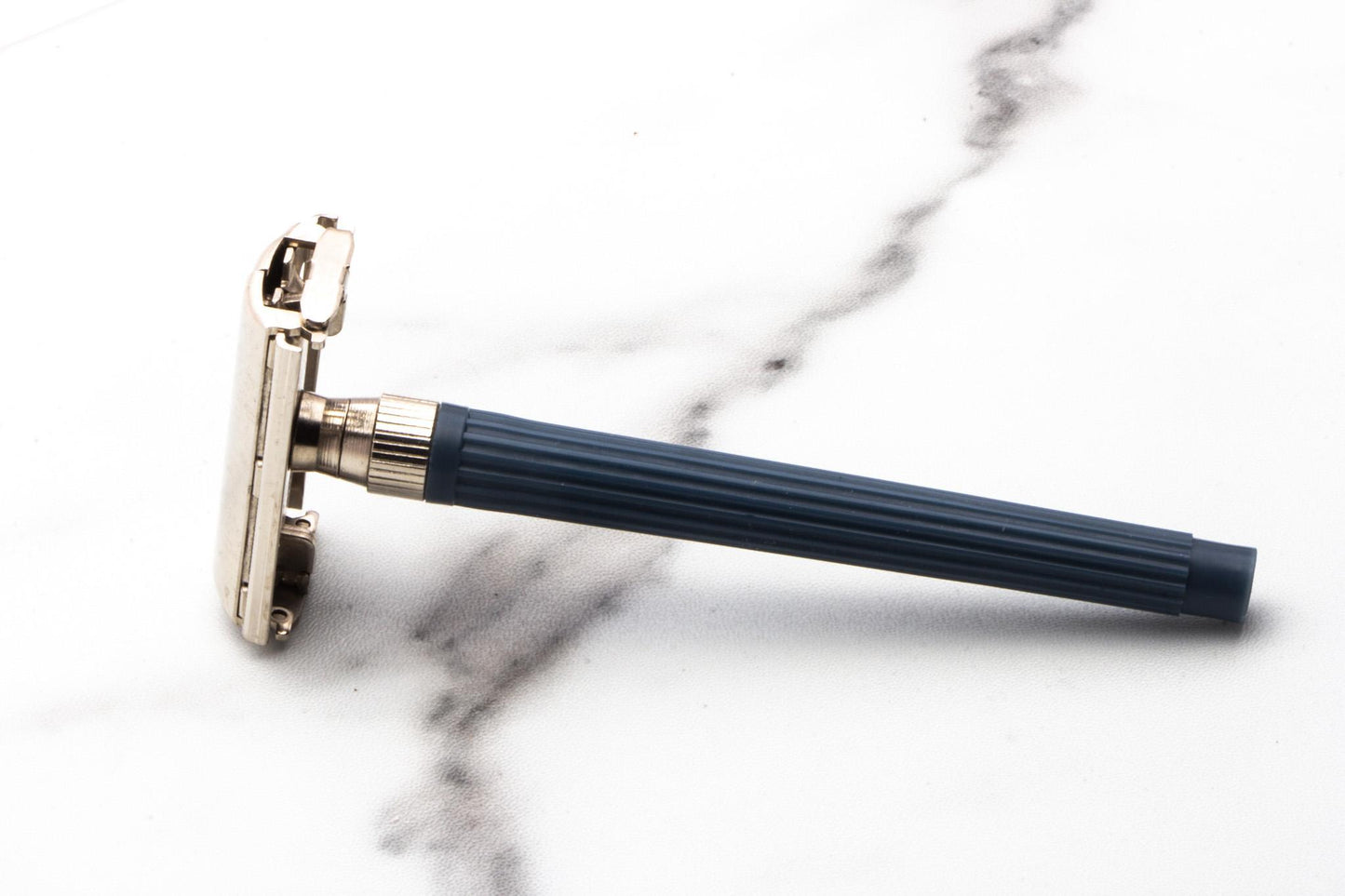 1960  J1 Gillette Slim Twist Double Edge Safety Razor Set | Original Condition