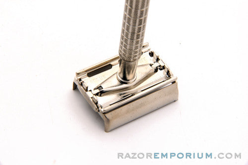 1965 Gillette K4 Flair Tip Super Speed Safety Razor Vacation & Travel Kit