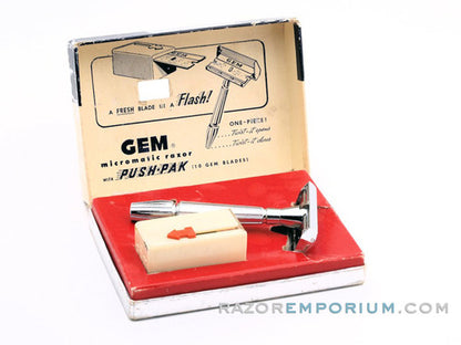 1950's Gem Micromatic "Bullet Tip" Single Edge Safety Razor w/ Box & Injector