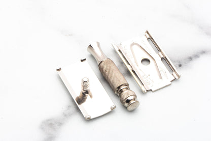 1966 L2 Gillette Ball End Travel Set With Blades & Metal Case | Original Condition