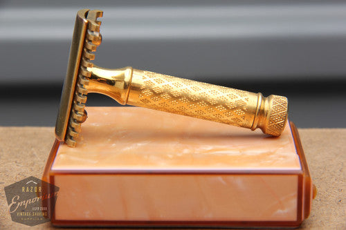 Gillette 1925 Milady Decollete DE Safety Razor in Coral Case – Razor ...