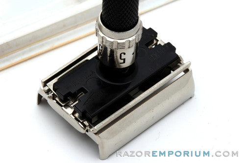 1981 Gillette Super Adjustable "Black Beauty" DE Safety Razor Set B4