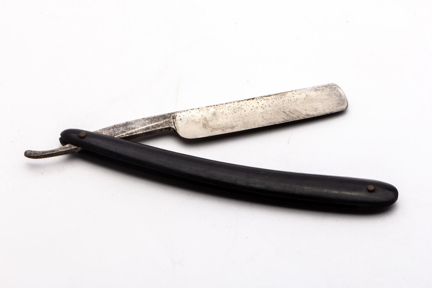 5/8" Camillus Cutlery Co. Round Tip Classics on Clearance Straight Razor | USA