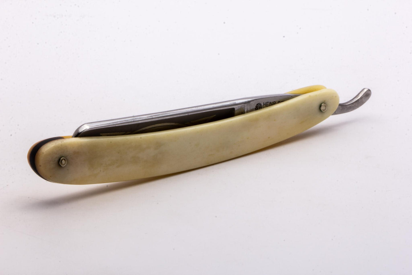 Vintage Restored | 5/8" Boker  Rasiermesser Edelweiss With Blonde Horn Scales