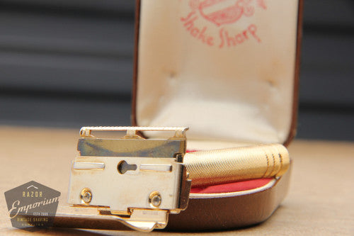 Shake Razors Shake Sharp DE Safety Razor in Case - Gold – Razor Emporium