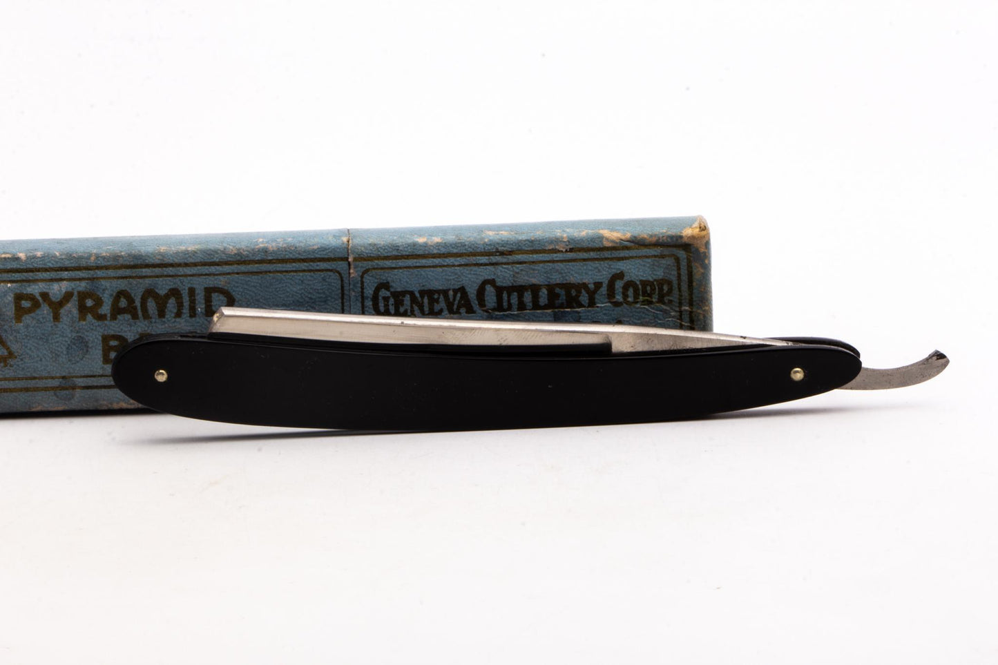 5/8" Vintage Restored Geneva Cutlery Co. Straight Razor With Coffin