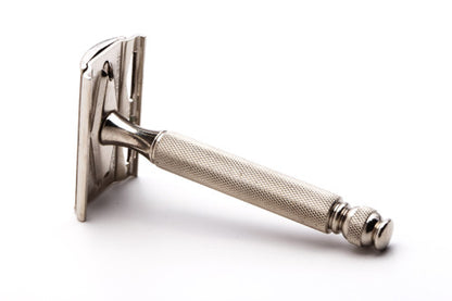 Gillette 1940's Ball End Three Peice Razor Set With Metal Case & Blue Blades