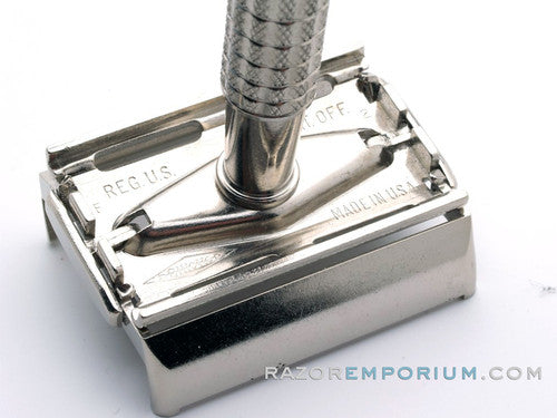 1960 F2 Regular Super Speed Flair Tip DE Safety Razor Set Nickel w/ White Case & Blade Bank