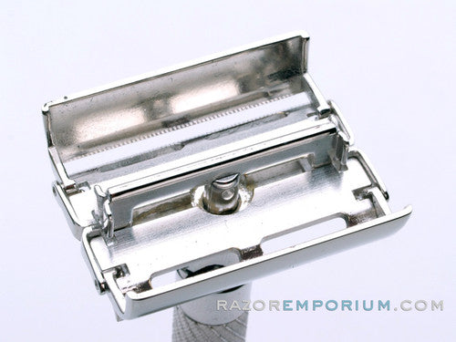 1948 Gillette British Aristocrat No. 21 Safety Razor w/ Case & Bladebank