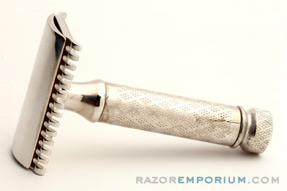 1926 Gillette Silver New Improved Style Travel (DE) Safety Razor Set w/ Blade Bank & Case