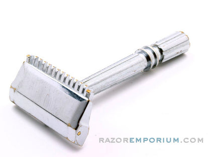 1930's Gem Micromatic Razor Single Edge w/ Maroon Bakelite Case