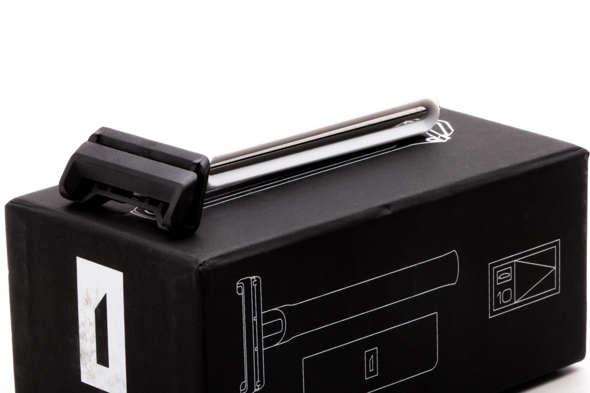 OneBlade | Core White Pivoting Single Edge Razor With Stand | Pre-Owne ...