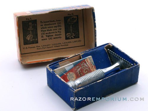 1930's Segal Unitary One Piece TTO Razor in Box